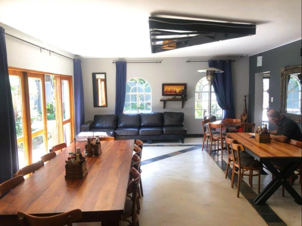 Africa Footprints Lodge 켐턴파크 외부 사진